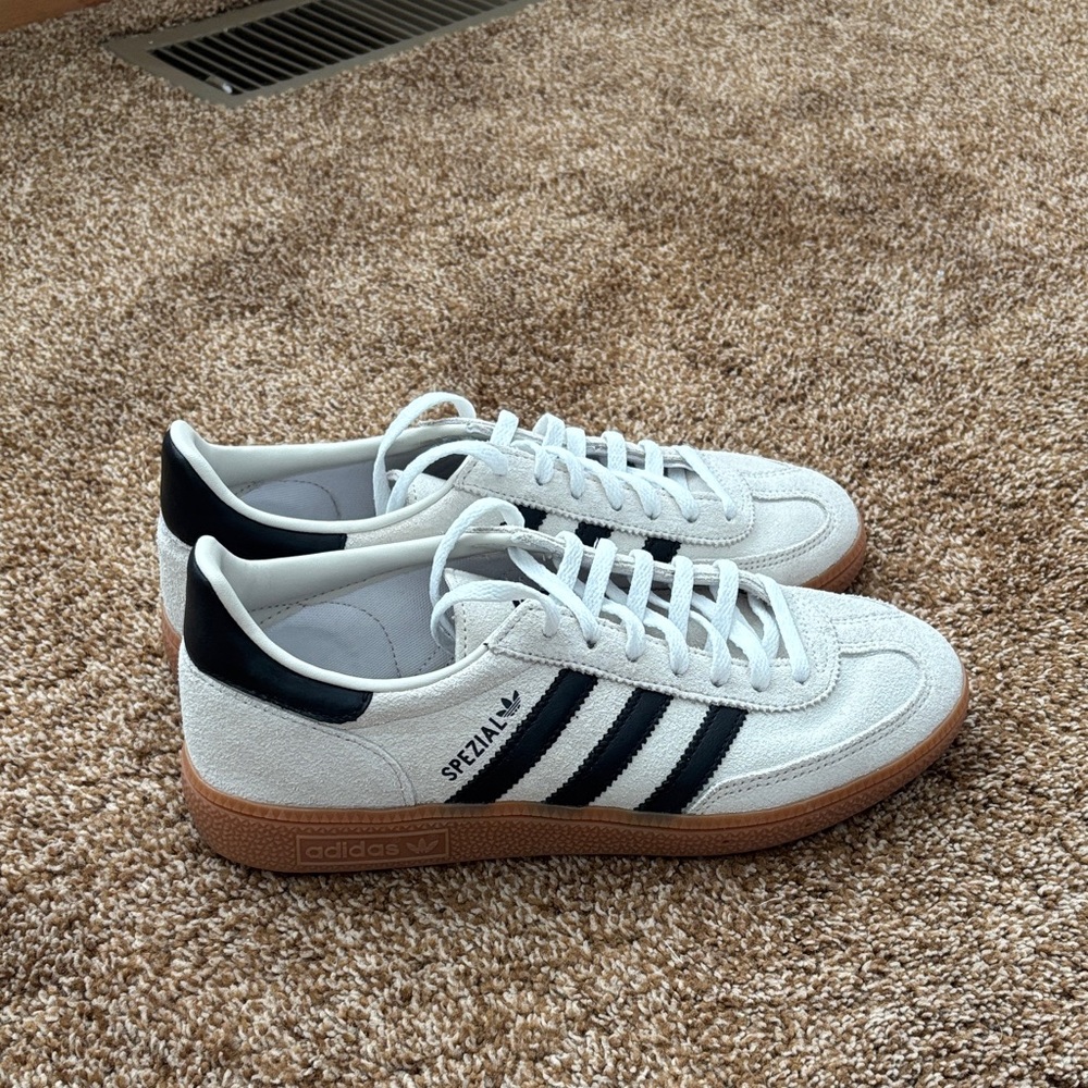 Cream/Blk/White Adidas Spezial Sneakers